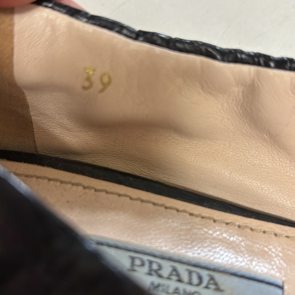 EUC PRADA logo cap toe black leather ballet flat shoes 39 - Picture 4 of 9